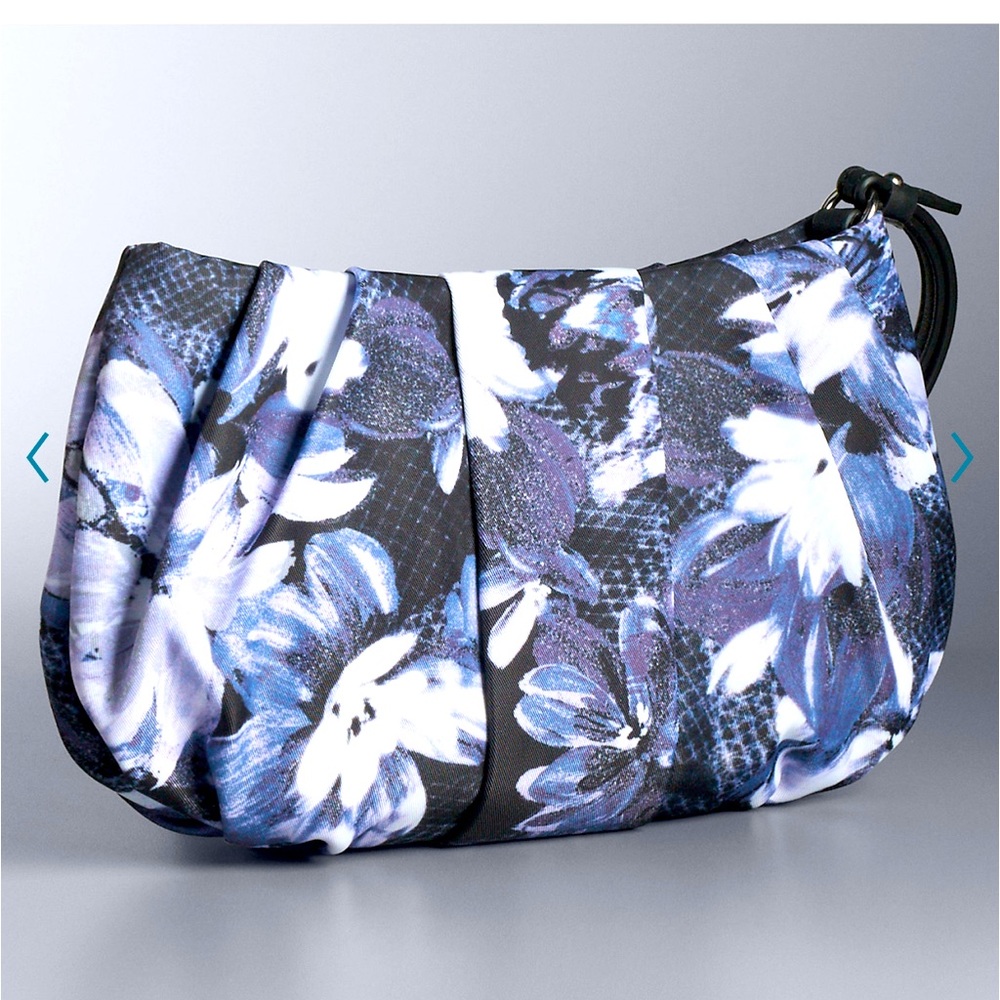 NWOT Simply Vera Vera Wang Messina Wristlet